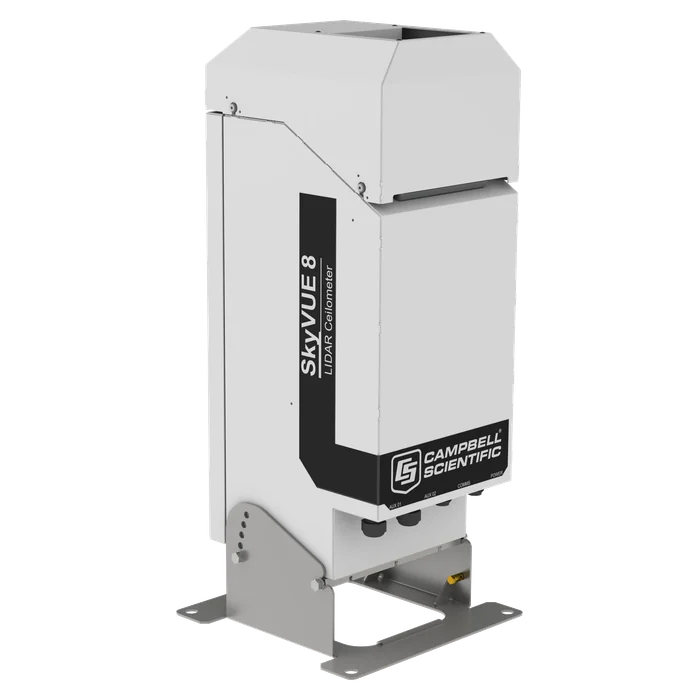 Ceilómetro LIDAR Campbell Scientific SkyVUE8: caja vertical blanca sobre su base inclinable, con la ventana óptica en la parte superior.